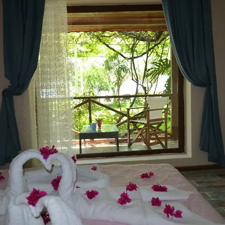 Lagoon Boutique Hotel 2*
